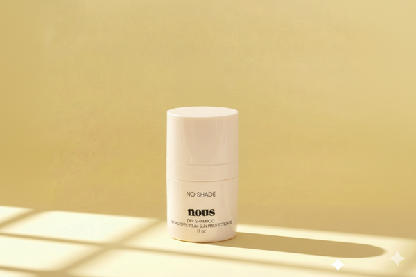 Nous化粧品 No Shade Dry Shampoo With Broad Spectrum Sun Protection 30 – nous